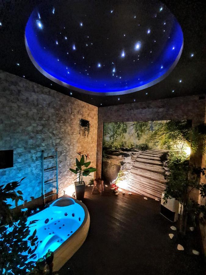 Z Jacuzzi Apartament *