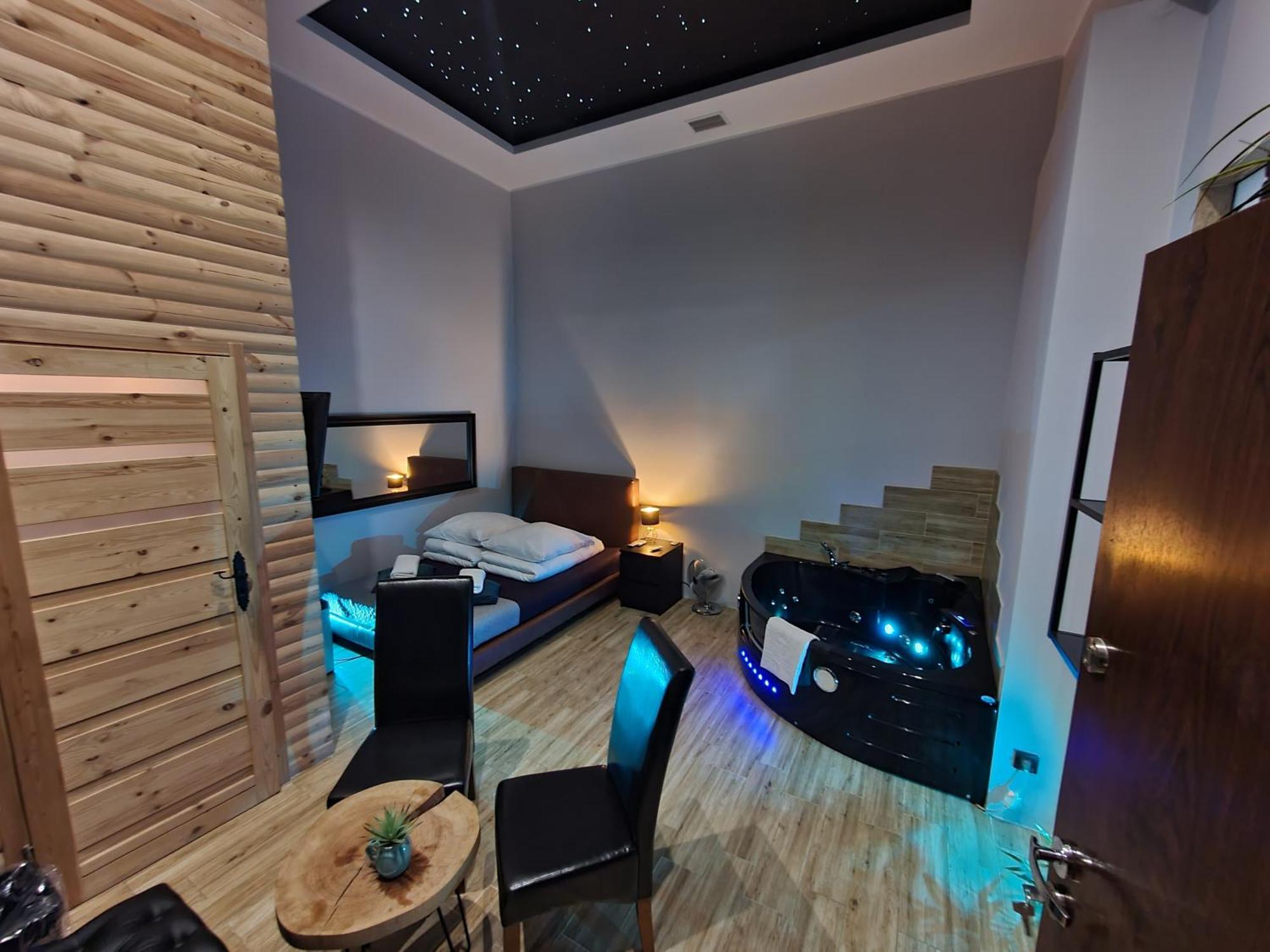 Z Jacuzzi Kraków